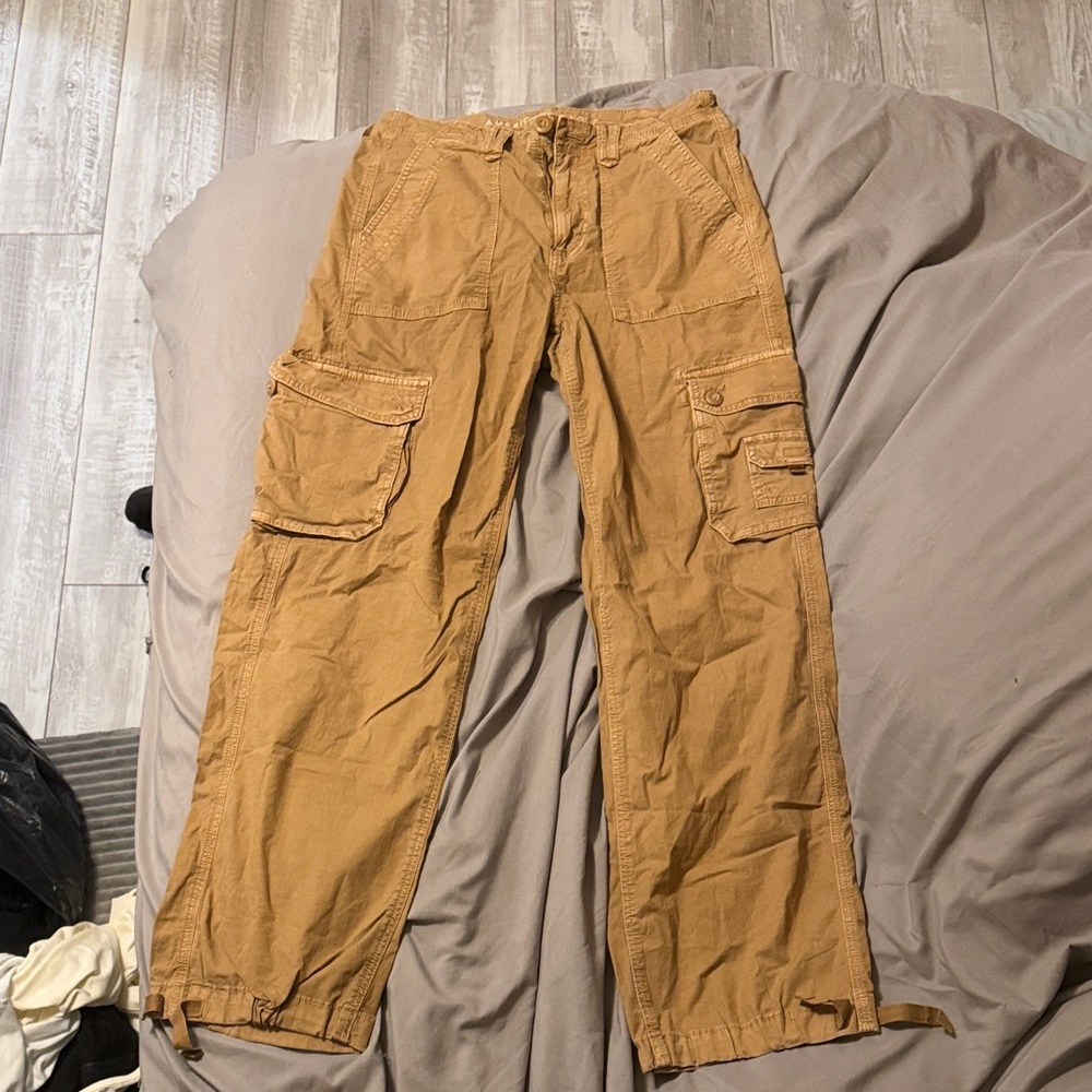 American Eagle Outfitters Cargo Jeans in Tan